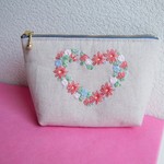 刺繍ポーチ　フラワーハート