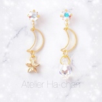 ＊小さな 月と星 スワロフスキー ドロップ クリスタルの＊ピアス/イヤリング  ゴールド 小ぶり 華奢