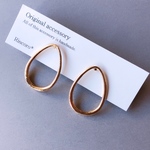 simple oval hoop  pierce / earring
