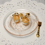 ☆ミニチュア ミニシュークリームのピアス☆
