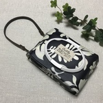 おしり拭きポーチ　ボタニカル柄　ハワイ　訳アリ品