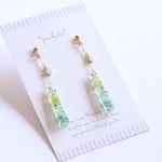 受注作成 flower  ロングステックピアス/イヤリング グリーン