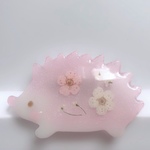 1点限定✿ハリネズミわさびの桃色ブローチ【レジン】