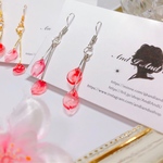 【送料無料】桜の花びら★ゆらゆらピアス(シルバー)