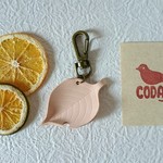 ヌメ革の葉　キーホルダー