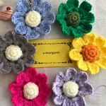 カラフルお花の手編みストラップ