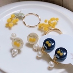 寄り添う２つのゆずミモザピアス ・イヤリング