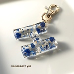 名入り お花のイニシャルキーホルダー❁ブルーパープル系