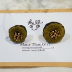 ( 刺繍ピアス ) まる くすみグリーン