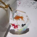 金魚が泳ぐネックレス 　再７