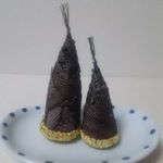 ちりめん細工  小さな筍  置き物(大、小)