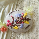 刺繍ブローチ★上に向かって♪