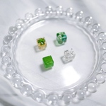 小ぶり キューブレジンピアス 4点セット 【グリーン】