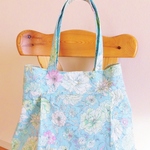 Y様ご予約品＊送料無料＊パステル花柄のタックバッグ