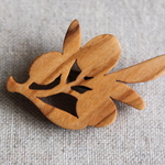 オリーブの木で作ったオリーブブローチ