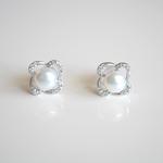 ★SILVER製ピアス＊淡水パールのフラワー★送料無料♪