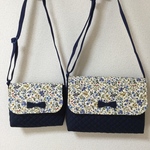 【pinga102様 オーダーページです】ポシェット  キッズ　定番&B5サイズ   小花のお花畑(紺)