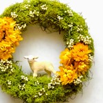 花咲く野原のこひつじリース（ヘリクリサム黄）