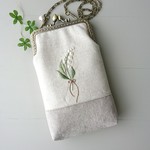  花の刺繍 がま口スマホポーチ すずらん コットンパール (コットンリネン)   