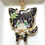 黒チワワ君のキーホルダー・ハンドメイド・レジン・チャーム・犬・チワワ