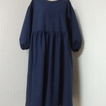 リネン　　ネイビー　ギャザー　ワンピース👗