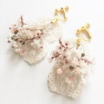 かすみ草のレースブーケ ピアス/イヤリング