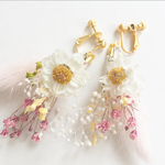 花かんざしかすみ草ピンクピアス/イヤリング