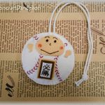 【完成品】想いを伝える♪ガッツポーズの野球ボールくんお守り