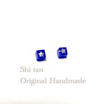 プチ四角形の星ピアス（Blue）