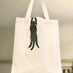 ぶら下がり黒猫のエコバッグ（生成り）