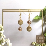 刺繍糸の編み玉ピアス ゴールド