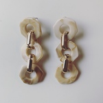 65mm 大ぶり アクリル ピアス ベージュ