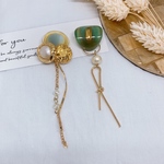 アシンメトリー ボタンピアス イヤリング