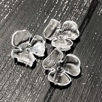 【30個】クリアフラワー ビーズ✴︎花 フェミニン 花弁  