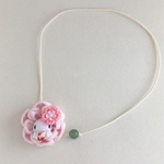 【つまみ細工】桜をつけたうさぎのしおり