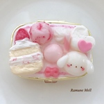 うさぎさんとショートケーキのストロベリーピルケース