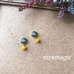 ヴィンテージボタンのミニピアス