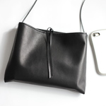 大人シンプル・レザー・ポシェット（black)　