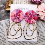 【特集掲載】個性的⭐impact Flower &charm pink＊大ぶりピアス/イヤリング