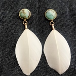 ターコイズ 羽根ピアス/イヤリング