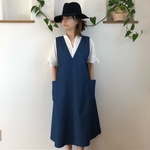 柔らかデニム🌱Vネックのシンプルサロペットワンピース🌱ブルー