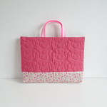 くまステッチPink×花柄×レース付き持ち手のレッスンバッグ 