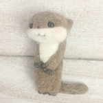 かわうそ（バッグチャームorブローチ）