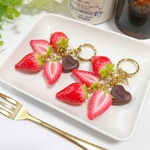 【SALE】大きな鈴なりいちごキーホルダー