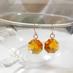 トパーズ色のピアス