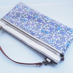 ★LIBERTY&帆布　Meadow　パープル系　スワロビジューのｗファスナー中布(1+3分割)ポケット・本革もち手つきポーチ