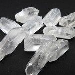 天然ポイント水晶/size(長さ2㎝～4㎝)・(太さ1㎝～2㎝)/1set(100g)/純粋と浄化を象徴する万能パワーストーン ４月の誕生石です/