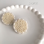 ビーズ刺繍のピアス(パールフラワー)