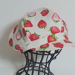 tama0081さまオーダー品おいしそうないちご柄キャスケット　
