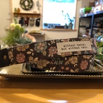 YUWA花柄・カメラストラップ（ブラウン系）
